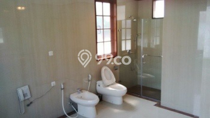 Hot Offer Hunian Mewah Ideal dan Luas di Menteng, Jakarta Pusat Hot Offer Hunian Mewah Ideal dan Luas di Menteng, Jakarta Pusat