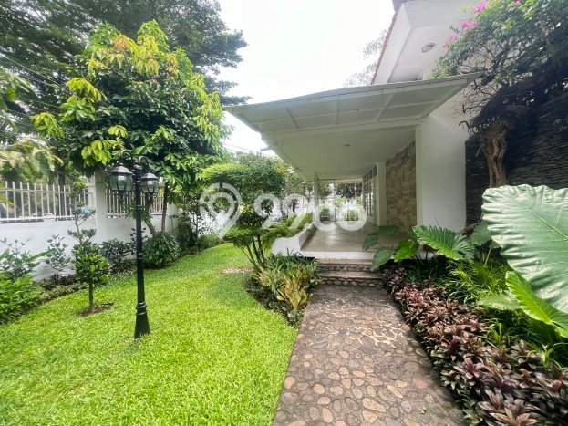 Rumah Modern Disewakan di Menteng Jakarta Pusat Lokasi Sangat Strategis Rumah Modern Disewakan di Menteng Jakarta Pusat Lokasi Sangat Strategis
