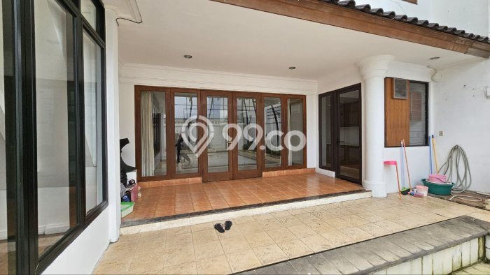 Ready to Use! Luxury House LT 487m2 Desain Modern di Kemang Ready to Use! Luxury House LT 487m2 Desain Modern di Kemang