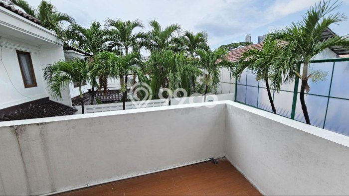 Ready to Use! Luxury House LT 487m2 Desain Modern di Kemang Ready to Use! Luxury House LT 487m2 Desain Modern di Kemang