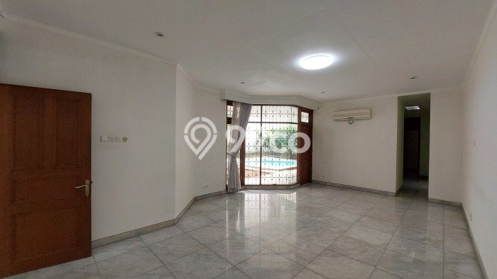Sewa Rumah Nyaman di Menteng Siap Pakai dan Strategis Sewa Rumah Nyaman di Menteng Siap Pakai dan Strategis