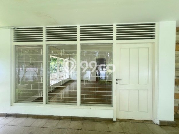 Rumah Modern Disewakan di Menteng Jakarta Pusat Lokasi Sangat Strategis Rumah Modern Disewakan di Menteng Jakarta Pusat Lokasi Sangat Strategis