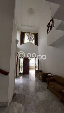 Sewa Rumah Nyaman di Menteng Siap Pakai dan Strategis Sewa Rumah Nyaman di Menteng Siap Pakai dan Strategis