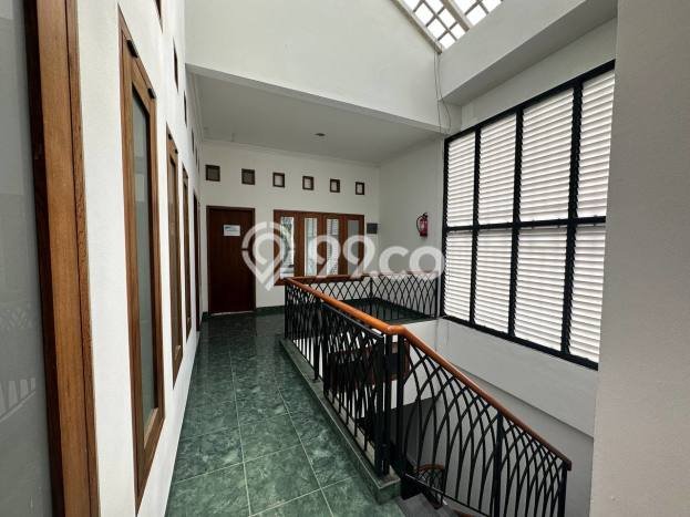 Hunian Modern Disewakan 6 Kamar di Menteng Boleh Nego Hunian Modern Disewakan 6 Kamar di Menteng Boleh Nego