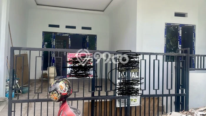 Disewakan! Rumah 2 Kamar Tidur &
1 Kamar Mandi di Harapan Indah, Bekasi Disewakan! Rumah 2 Kamar Tidur &
1 Kamar Mandi di Harapan Indah, Bekasi