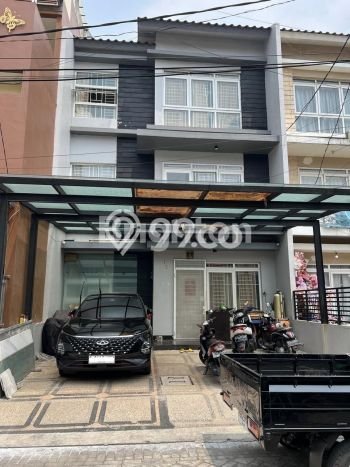 Hunian Mewah LB 150m2 Siap Pakai Desain Elegan di Taman Surya, Jakarta Barat Hunian Mewah LB 150m2 Siap Pakai Desain Elegan di Taman Surya, Jakarta Barat