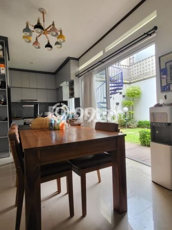 Rumah Modern Cantik 5 Kamar Siap Huni di Serpong Utara Rumah Modern Cantik 5 Kamar Siap Huni di Serpong Utara