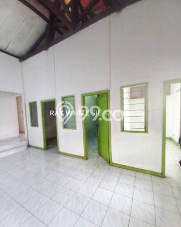 Siap Huni Rumah Mewah 5 Kamar di Kebayoran Baru Dekat ke Mana Pun Siap Huni Rumah Mewah 5 Kamar di Kebayoran Baru Dekat ke Mana Pun
