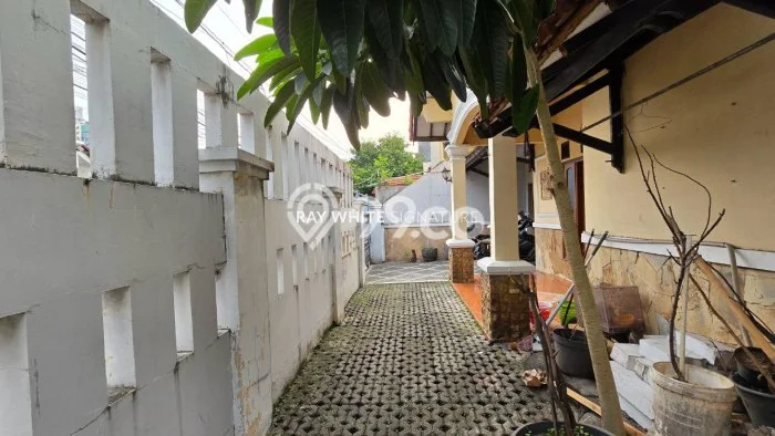 Dijual Rumah Luas Elegan Dengan View Cantik di Guntur, Jakarta Selatan Dijual Rumah Luas Elegan Dengan View Cantik di Guntur, Jakarta Selatan