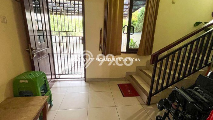 Rumah Luxury Modern Tanpa Renovasi di Bintaro Tangerang Selatan Rumah Luxury Modern Tanpa Renovasi di Bintaro Tangerang Selatan
