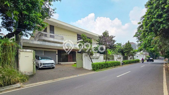 Rumah Mewah Siap Huni LT 965m2 di Kebayoran Lama, Jakarta Selatan Rumah Mewah Siap Huni LT 965m2 di Kebayoran Lama, Jakarta Selatan