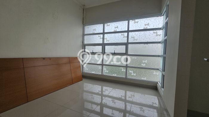 Rumah Luas Asri 2 KT Siap Pakai di Gading Serpong Tangerang Rumah Luas Asri 2 KT Siap Pakai di Gading Serpong Tangerang