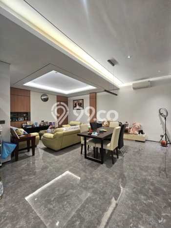Rumah Elit LB 350m2 Siap Huni Desain Elegan di Alam Sutera, Tangerang Rumah Elit LB 350m2 Siap Huni Desain Elegan di Alam Sutera, Tangerang