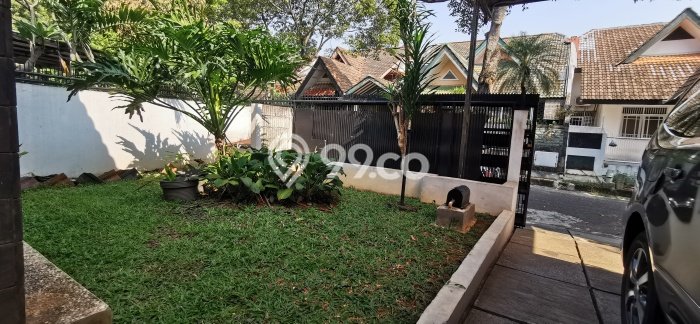 Rumah Mewah Dijual LT 240m2 di BSD, Tangerang Selatan Rumah Mewah Dijual LT 240m2 di BSD, Tangerang Selatan