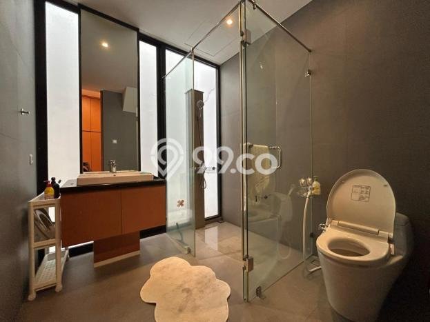 Dijual Rumah Mewah Elegan Dengan View Eksklusif di Muara Karang, Jakarta Utara Dijual Rumah Mewah Elegan Dengan View Eksklusif di Muara Karang, Jakarta Utara