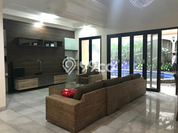 Rumah Mewah Siap Huni LT 600m2 di BSD, Tangerang Selatan Rumah Mewah Siap Huni LT 600m2 di BSD, Tangerang Selatan