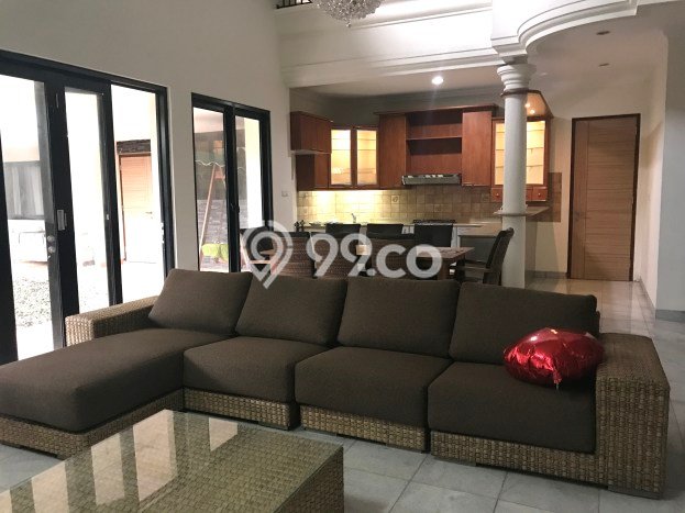Rumah Mewah Siap Huni LT 600m2 di BSD, Tangerang Selatan Rumah Mewah Siap Huni LT 600m2 di BSD, Tangerang Selatan