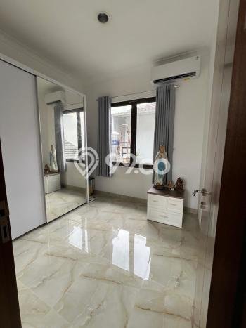Dijual Rumah 2 Kamar Lokasi Strategis Nyaman dan Strategis di BSD Dijual Rumah 2 Kamar Lokasi Strategis Nyaman dan Strategis di BSD