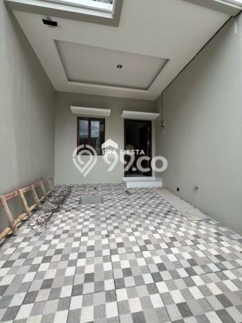 Jual Rumah Luas Megah Dengan View Cantik di Tomang, Jakarta Barat Jual Rumah Luas Megah Dengan View Cantik di Tomang, Jakarta Barat