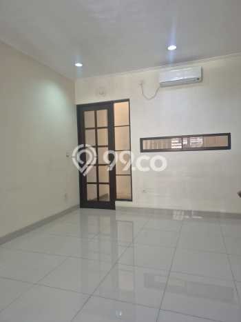 Rumah 2 KT 2 KM Newly Renovated di Lokasi Prestisius Green Lake City, Jakarta Barat Rumah 2 KT 2 KM Newly Renovated di Lokasi Prestisius Green Lake City, Jakarta Barat