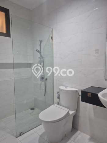 Rumah 2 KT 2 KM Newly Renovated di Lokasi Prestisius Green Lake City, Jakarta Barat Rumah 2 KT 2 KM Newly Renovated di Lokasi Prestisius Green Lake City, Jakarta Barat