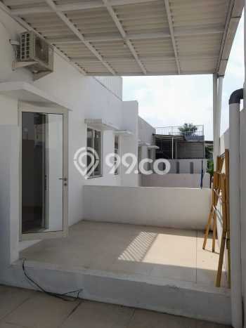 Rumah Elit LB 270m2 Siap Huni Desain Elegan di Gading Serpong The Spring, Tangerang Rumah Elit LB 270m2 Siap Huni Desain Elegan di Gading Serpong The Spring, Tangerang