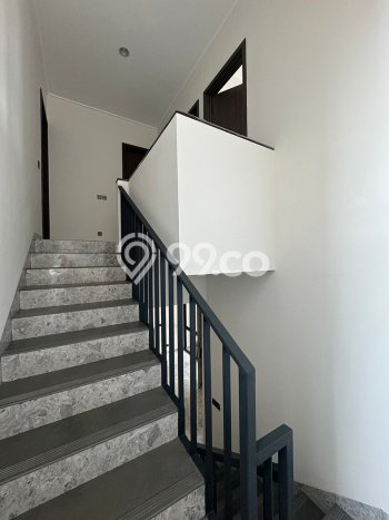 Rumah Elit Modern Siap Huni di Alam Sutera Tangerang Rumah Elit Modern Siap Huni di Alam Sutera Tangerang