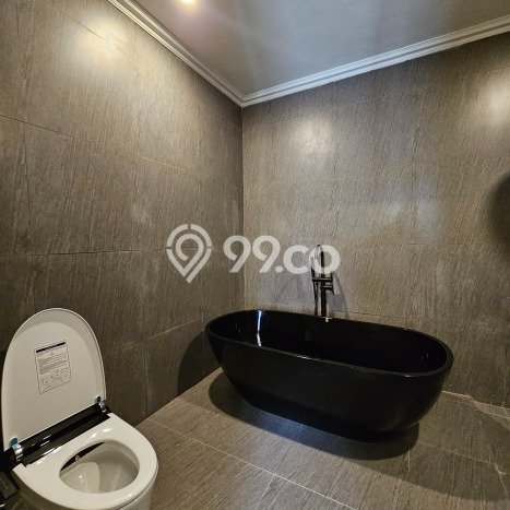 Jual Rumah Mewah Elegan Dengan View Eksklusif di Gading Serpong, Tangerang Jual Rumah Mewah Elegan Dengan View Eksklusif di Gading Serpong, Tangerang
