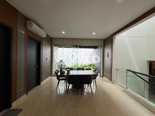 Ready to Use! Luxury House LT 293m2 Desain Modern di Gading Serpong Ready to Use! Luxury House LT 293m2 Desain Modern di Gading Serpong