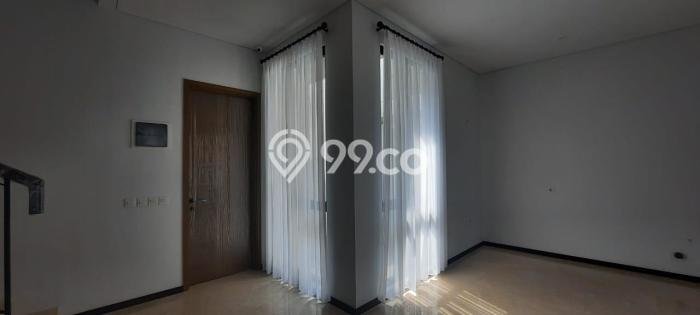 HUNIAN BERKELAS! Rumah Exclusive BSD City, Tangerang, LT 153m² Luas Bangunan 262m² HUNIAN BERKELAS! Rumah Exclusive BSD City, Tangerang, LT 153m² Luas Bangunan 262m²
