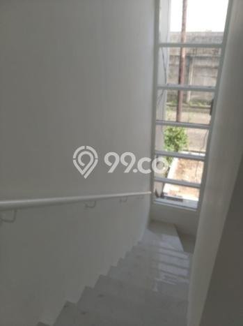 Hunian Cantik Modern Lb 160m2 di Karawaci, Tangerang Hunian Cantik Modern Lb 160m2 di Karawaci, Tangerang