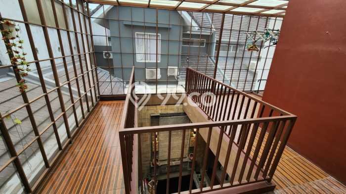 Rumah Eksklusif Siap Huni LT 162m2 di BSD, Tangerang Selatan Rumah Eksklusif Siap Huni LT 162m2 di BSD, Tangerang Selatan