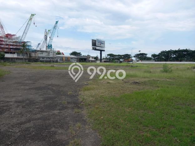 Tanah Disewa Strategis di Jakarta Barat Luas 8300m2 Tanah Disewa Strategis di Jakarta Barat Luas 8300m2
