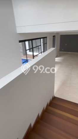 Jual Rumah Mewah Elegan Dengan View Eksklusif di Gading Serpong, Tangerang Jual Rumah Mewah Elegan Dengan View Eksklusif di Gading Serpong, Tangerang