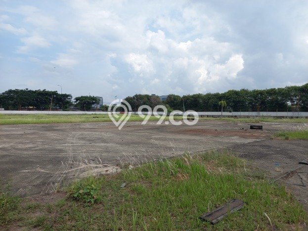 Tanah Disewa Strategis di Jakarta Barat Luas 8300m2 Tanah Disewa Strategis di Jakarta Barat Luas 8300m2