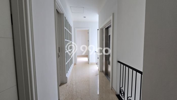 Dijual Rumah Mewah Elegan Dengan View Eksklusif di Alam Sutera, Tangerang Dijual Rumah Mewah Elegan Dengan View Eksklusif di Alam Sutera, Tangerang