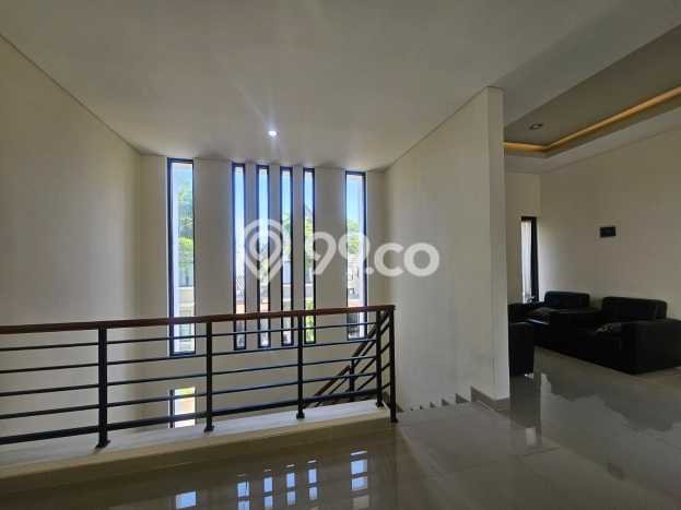 Rumah LT 155m² / LB 179m² Pemandangan Kota di Ngaliyan, Semarang Rumah LT 155m² / LB 179m² Pemandangan Kota di Ngaliyan, Semarang