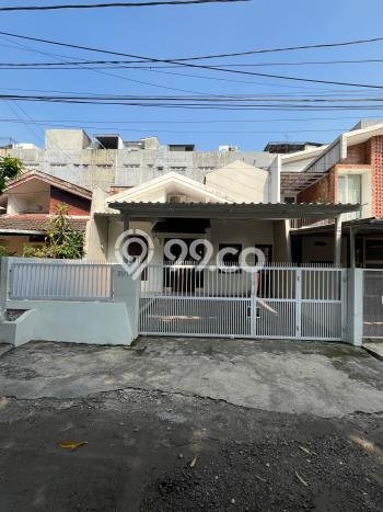 Rumah di Lebak Bulus, Akses ke Pusat Kota, LT 200m² Rumah di Lebak Bulus, Akses ke Pusat Kota, LT 200m²