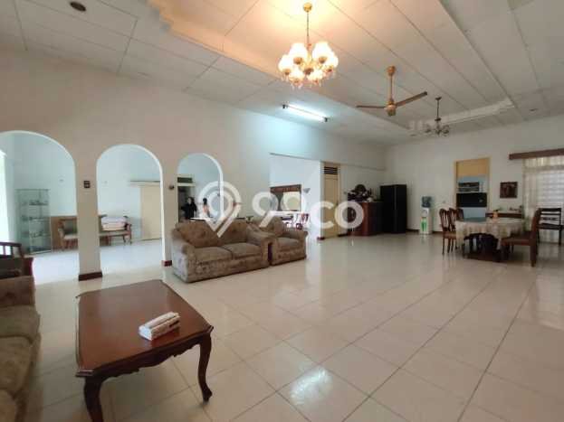 Hunian Elit LB 318m2 Siap Pakai Desain Elegan di Kemang, Jakarta Selatan Hunian Elit LB 318m2 Siap Pakai Desain Elegan di Kemang, Jakarta Selatan