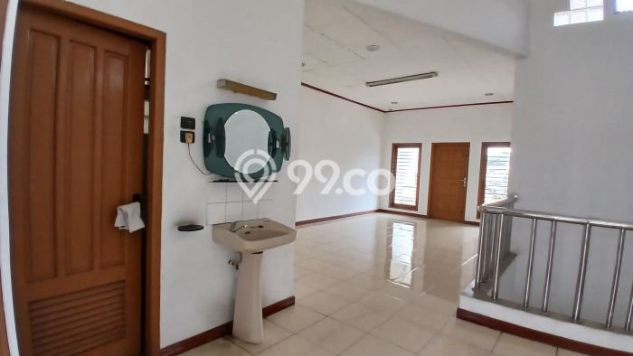 For Sale Hunian Rumah Terawat 3 Kamar di Jatiwaringin, Bekasi For Sale Hunian Rumah Terawat 3 Kamar di Jatiwaringin, Bekasi