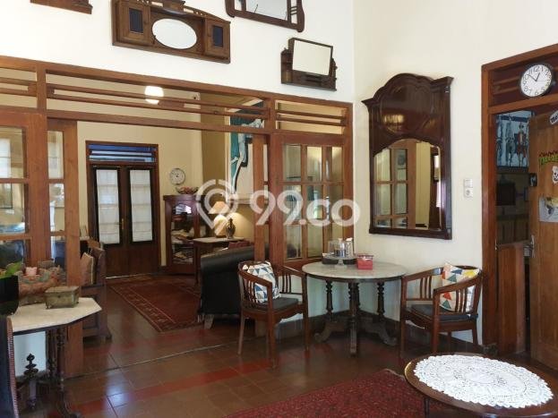 Rumah Elit Modern Tanpa Renovasi di Setiabudi Jakarta Selatan Rumah Elit Modern Tanpa Renovasi di Setiabudi Jakarta Selatan