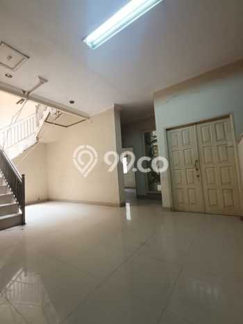Unit Kantor Dijual di Jakarta Selatan LT 1098m2 & LB 900m2 Unit Kantor Dijual di Jakarta Selatan LT 1098m2 & LB 900m2