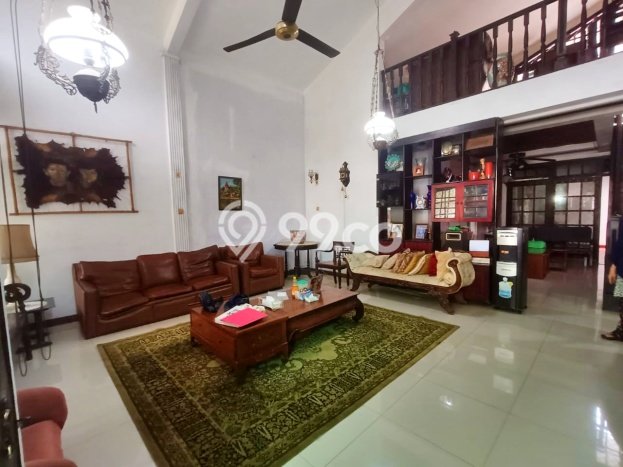 Rumah Elit Modern Tanpa Renovasi di Tanah Kusir Jakarta Selatan Rumah Elit Modern Tanpa Renovasi di Tanah Kusir Jakarta Selatan
