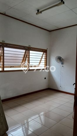 For Sale Hunian Rumah Terawat 3 Kamar di Jatiwaringin, Bekasi For Sale Hunian Rumah Terawat 3 Kamar di Jatiwaringin, Bekasi
