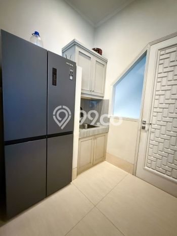 Rumah Elit Modern Tanpa Renovasi di Ragunan Jakarta Selatan Rumah Elit Modern Tanpa Renovasi di Ragunan Jakarta Selatan