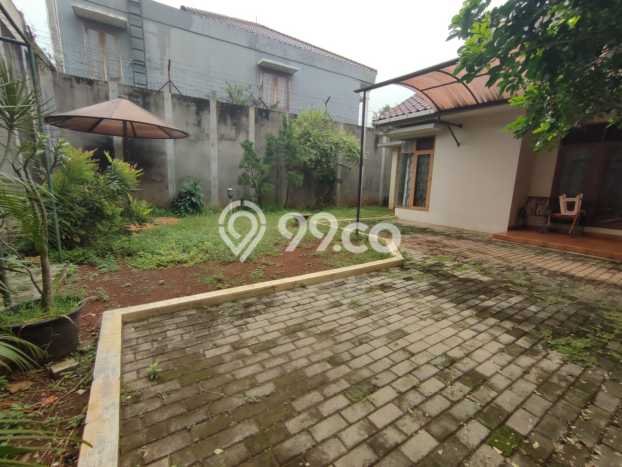 Rumah Mewah Dijual LT 492m2 di Cinere, Depok Rumah Mewah Dijual LT 492m2 di Cinere, Depok