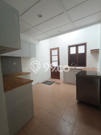 Rumah di Lebak Bulus, Akses ke Pusat Kota, LT 200m² Rumah di Lebak Bulus, Akses ke Pusat Kota, LT 200m²