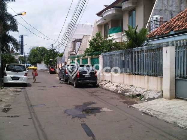 Ready to Use! Luxury House LT 466m2 Desain Modern di Cawang Ready to Use! Luxury House LT 466m2 Desain Modern di Cawang