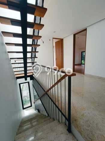 Dijual Rumah Premium dengan Fasilitas Sekitar Lengkap di Kebayoran Baru, Jakarta Selatan Dijual Rumah Premium dengan Fasilitas Sekitar Lengkap di Kebayoran Baru, Jakarta Selatan