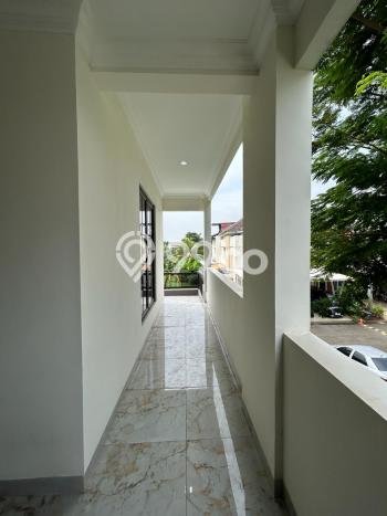 Hunian Mewah Siap Huni LT 168m2 di BSD, Tangerang Selatan Hunian Mewah Siap Huni LT 168m2 di BSD, Tangerang Selatan
